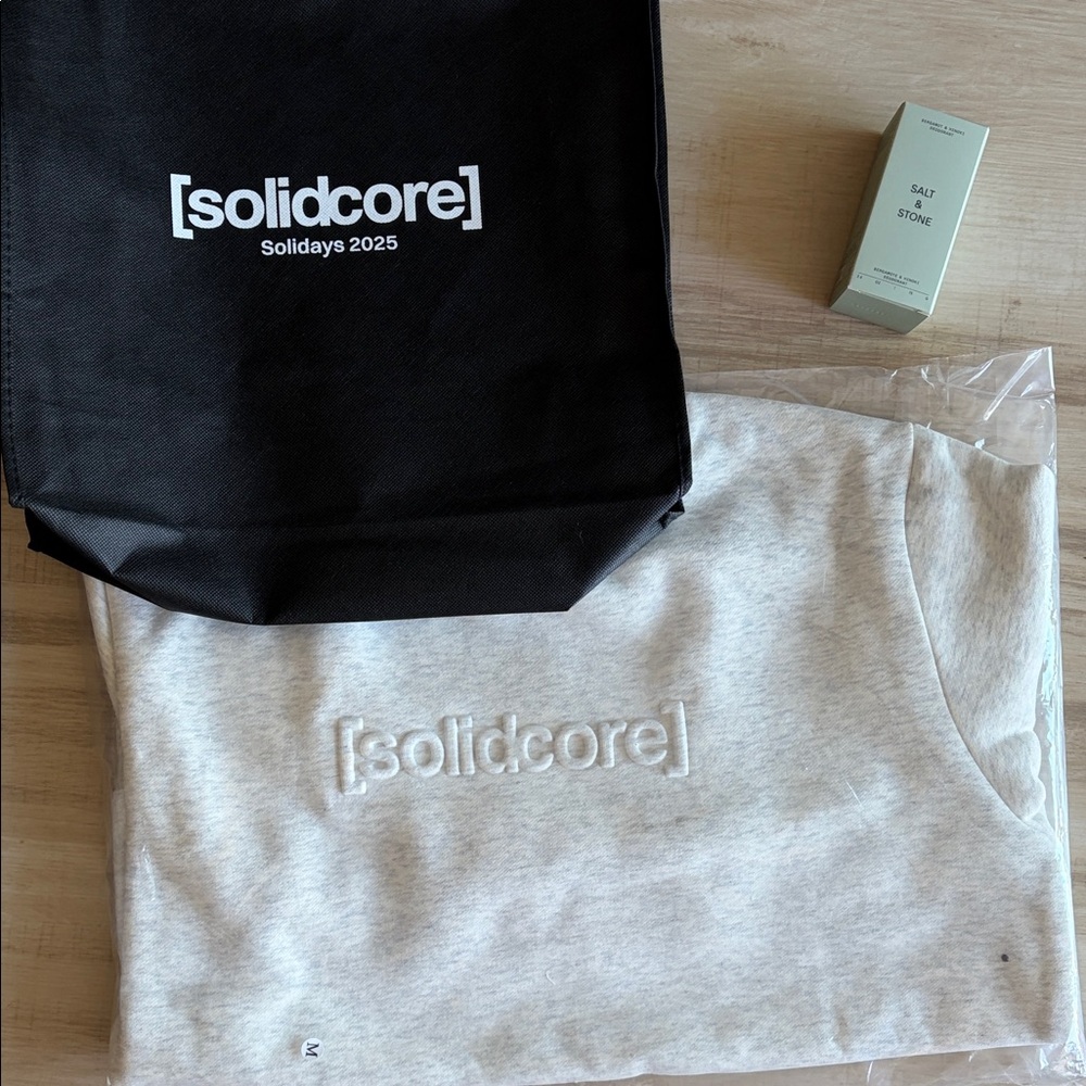 Solidcore Solidays 2026 Mock Neck Sweatshirt Medi… - image 1